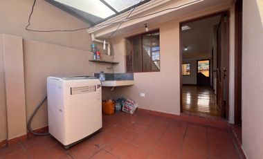 Oportunidad de renta Hermosa Casa Completamente Amoblada.- Cuenca