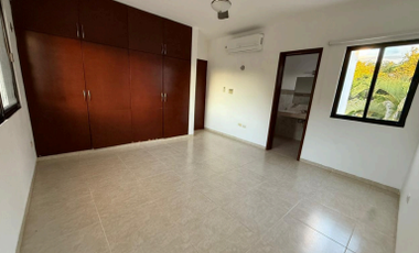 | Exclusiva casa en renta dentro de una excelente zona residencial |
