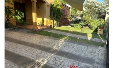 VENTA CASA A EN PEÑALOLEN, SECTOR QUEBRADA DE MACUL