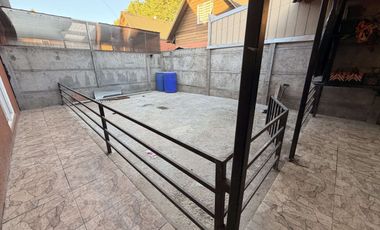 Casa Familiar en Venta | 3 Dormitorios · 2 Baños