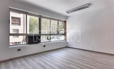 Oficina en Arriendo en a pasos del metro los leones