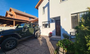 Casa en Arriendo en Haras de Machalí