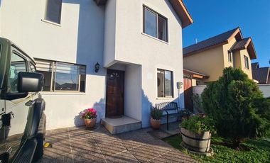 Casa en Arriendo en Haras de Machalí