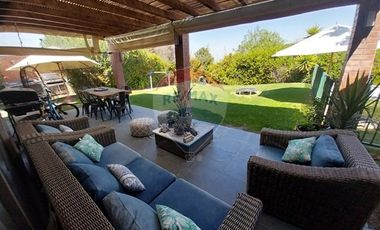 Vive tranquilo en Hermosa casa en barrio cerrado