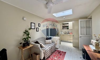 Casa de dos pisos 3 Dorm y departamento interior