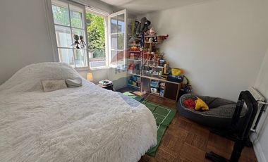 Casa de dos pisos 3 Dorm y departamento interior