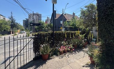 Casa de dos pisos 3 Dorm y departamento interior