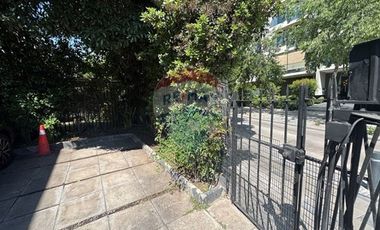 Casa de dos pisos 3 Dorm y departamento interior