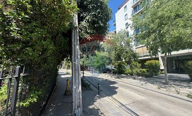 Casa de dos pisos 3 Dorm y departamento interior