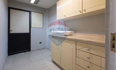 Casa venta en Vitacura, a pasos de Clínica Alemana