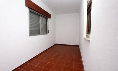 VENTA DE CASA CON LOCAL AL FRENTE DE 3 DORMITORIOS EN FISHERTON