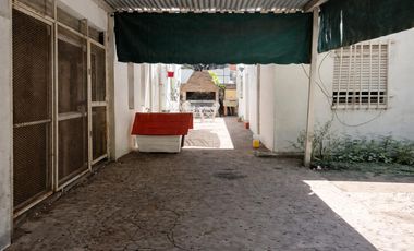 VENTA DE CASA CON LOCAL AL FRENTE DE 3 DORMITORIOS EN FISHERTON