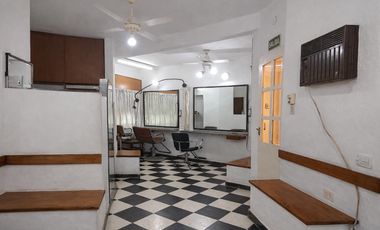 VENTA DE CASA CON LOCAL AL FRENTE DE 3 DORMITORIOS EN FISHERTON