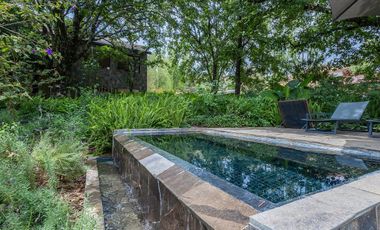 VENTA CASA DE DISEÑO EN CLUB DE GOLF MALINALCO