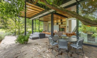 VENTA CASA DE DISEÑO EN CLUB DE GOLF MALINALCO