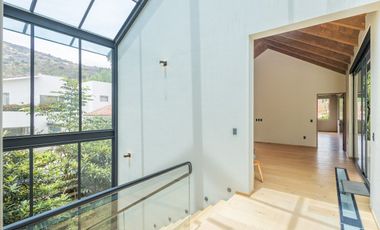 VENTA CASA DE DISEÑO EN CLUB DE GOLF MALINALCO