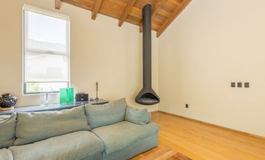 VENTA CASA DE DISEÑO EN CLUB DE GOLF MALINALCO