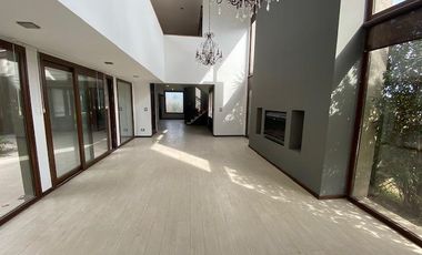 Hermosa Propiedad en Venta en Fincas de Iraola 2-