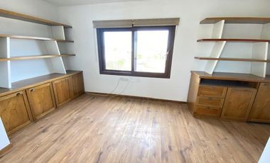 Hermosa Propiedad en Venta en Fincas de Iraola 2-