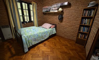 VENTA CASA 3 DORMITORIOS CON PILETA Y COCHERA EN LA FLORIDA