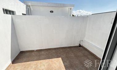 Alquiler PH de 3 ambientes con patio en Wilde