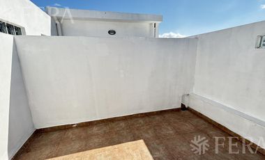 Alquiler PH de 3 ambientes con patio en Wilde