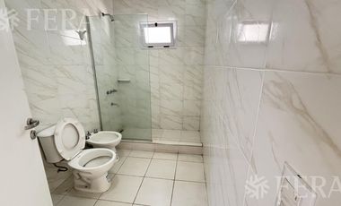 Alquiler PH de 3 ambientes con patio en Wilde