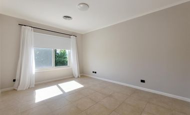 Casa en alquiler anual en La Lomada De Pilar