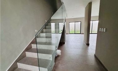 Casa Nueva en Venta en Cumbres Élite Premier, Equipada Garcia