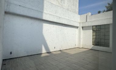 Casa con uso de suelo residencial y comercial a la venta