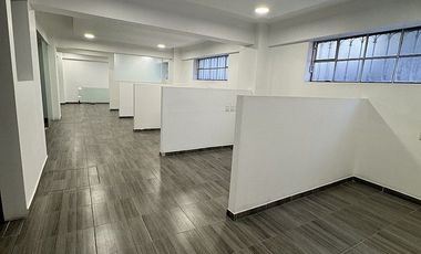 Casa con uso de suelo residencial y comercial a la venta