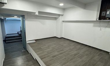 Casa con uso de suelo residencial y comercial a la venta