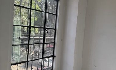 Casa con uso de suelo residencial y comercial a la venta