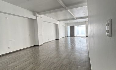 Casa con uso de suelo residencial y comercial a la venta