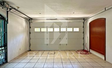 RESIDENCIA EN RENTA EN PUERTA DE HIERRO