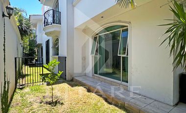 RESIDENCIA EN RENTA EN PUERTA DE HIERRO