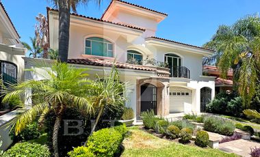 RESIDENCIA EN RENTA EN PUERTA DE HIERRO