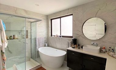 RENTA CASA EN CONDOMINIO CALLE CERRADA EN LAS ÁGUILAS