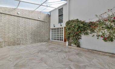 VENTA CASA EN LAS ÁGUILAS