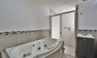 VENTA CASA EN LAS ÁGUILAS