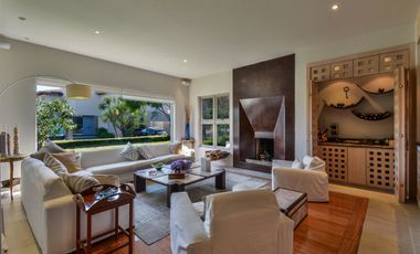 CASA EN VENTA EN HACIENDA SANTA FE