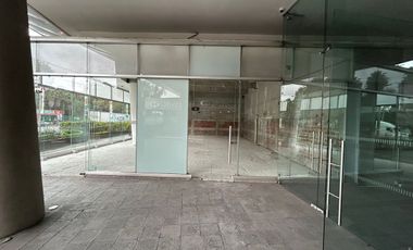 Excelente local comercial 155.70 M2 con vista a avenida principal
