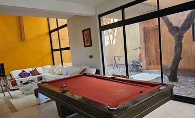 Vendo casa con magnífica ubicación, a dos cuadras del centro de convenciones de