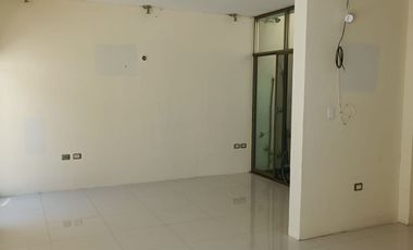 SE RENTA CASA CON ALBERCA CERCA DEL PUERTO