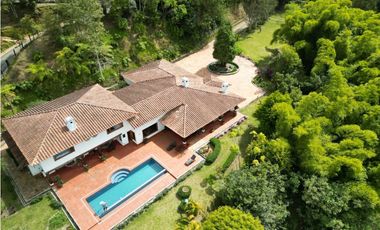 VENTA DE FINCA CON LOTE EN EL RETIRO EN PARCELACIÓN