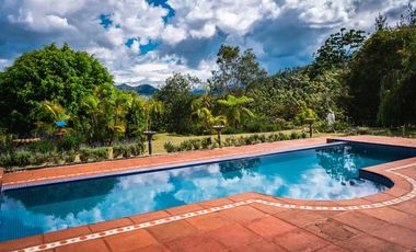 VENTA DE FINCA CON LOTE EN EL RETIRO EN PARCELACIÓN