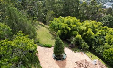 VENTA DE FINCA CON LOTE EN EL RETIRO EN PARCELACIÓN