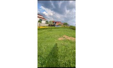 Se vende lote en conjunto cerrado. Quimbaya Quindio
