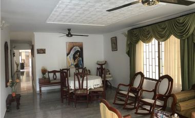CASA DISPONIBLE PARA VENTA- CENTRO