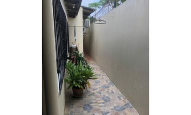 CASA DISPONIBLE PARA VENTA- CENTRO